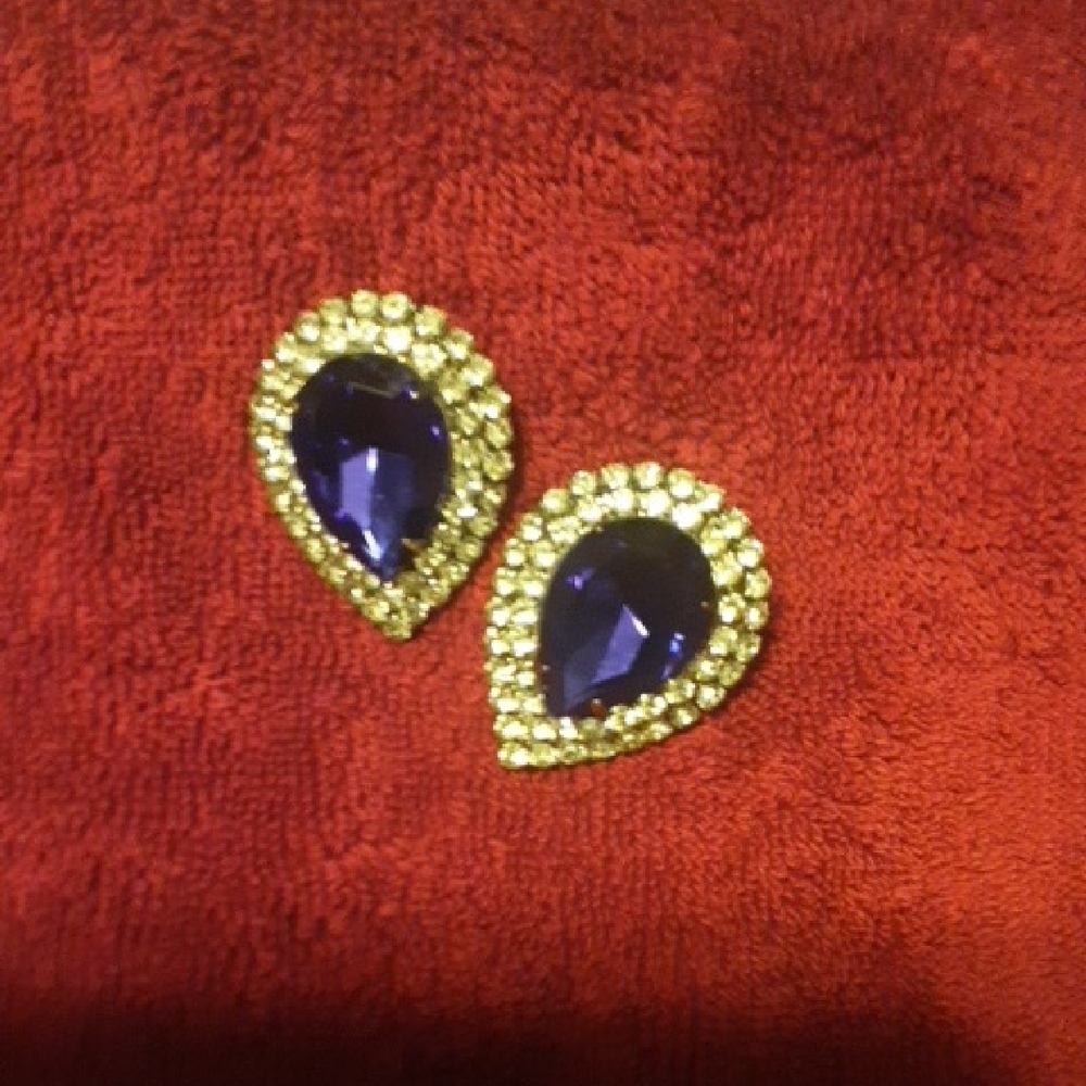 Elegant Gold and Purple Teardrop Shoe Clips